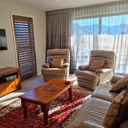 Akitu Views Appartement Wanaka Buitenkant foto